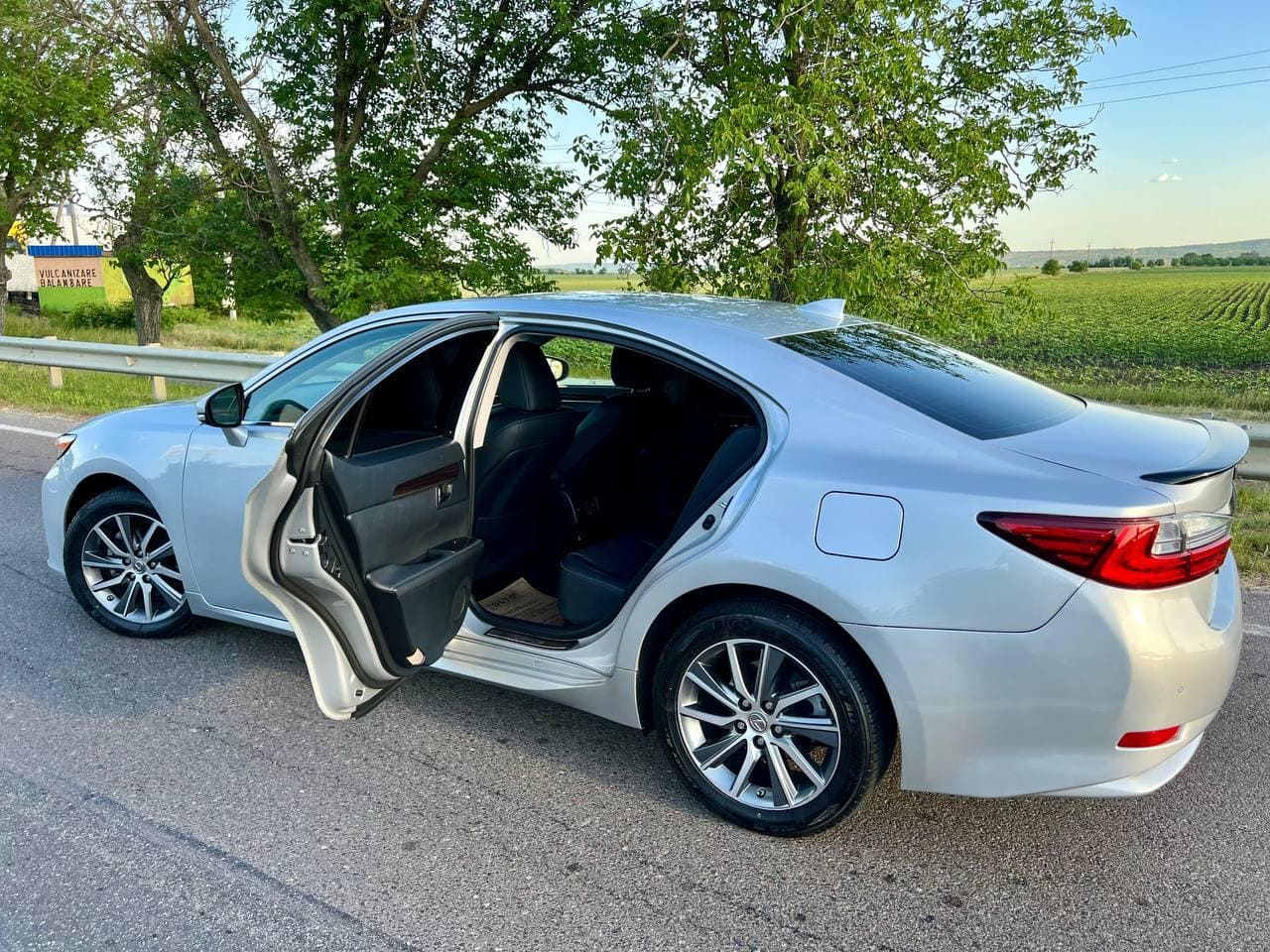 Lexus ES Interior